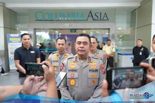 Kapolda Sumut Jenguk Korban Laka Lantas, Sampaikan Keprihatinan dan Doa untuk Kesembuhan